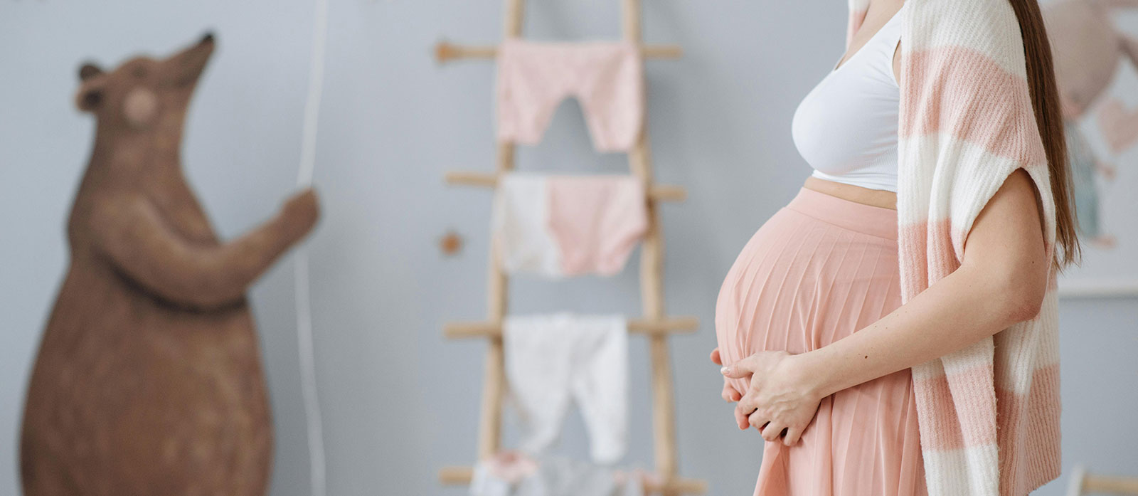 close up of the pregant woman